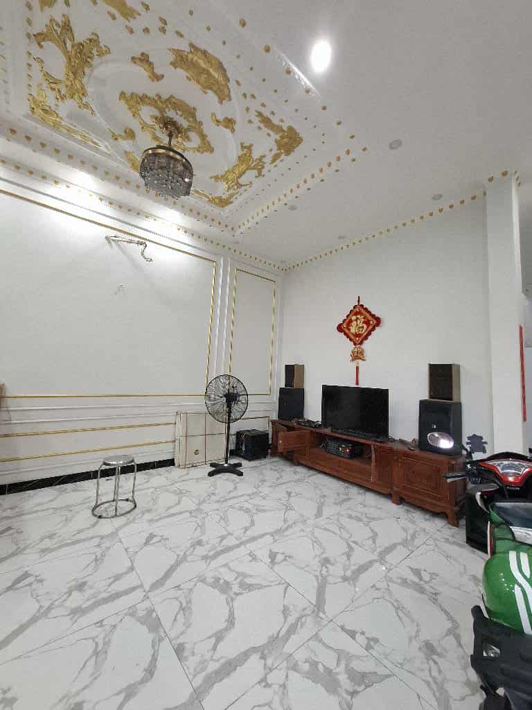 >>BIỆT THỰ NGAY CHỢ BÌNH CHÁNH<<